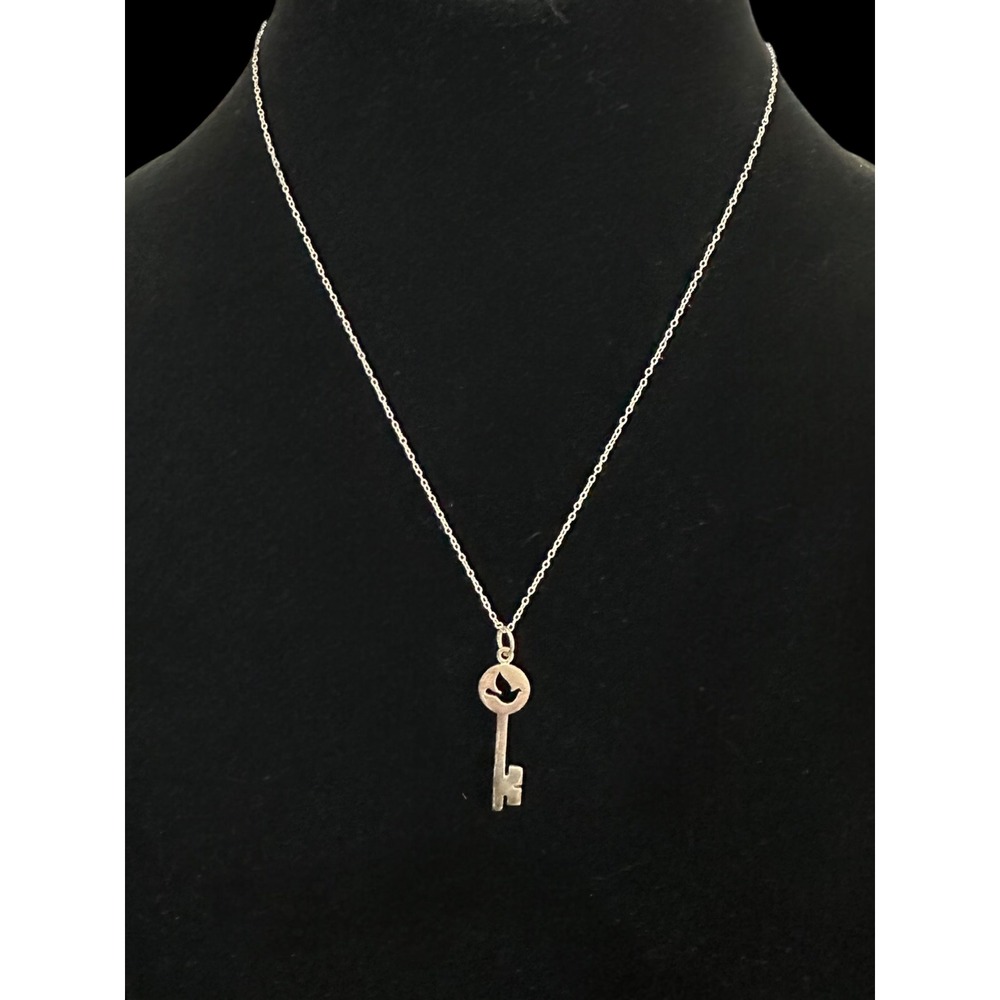 Chapal-Zenray‎ Key Dove Necklace Women OS Silver 925 Sterling Thailand